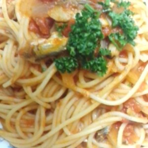 ”イワシ缶で作るトマトパスタ”